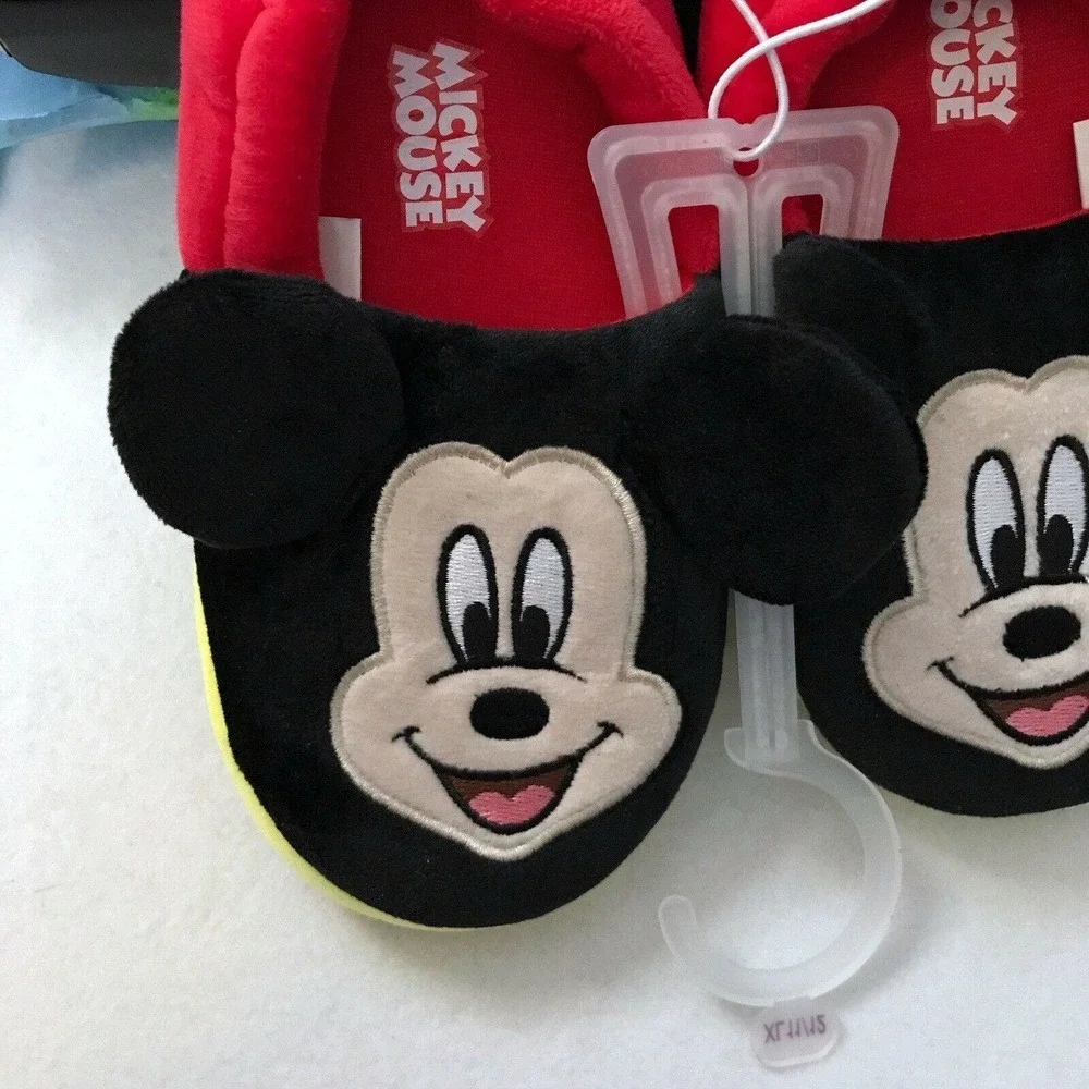 Disney Junior NWT Mickey Mouse Slippers XL (11/12)